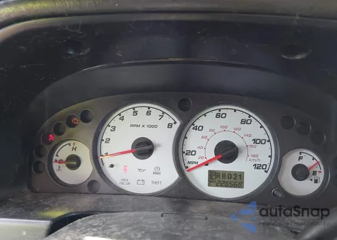 2004 Ford Escape Xlt z USA, uszkodzony, nr VIN 1FMYU03154DA13557